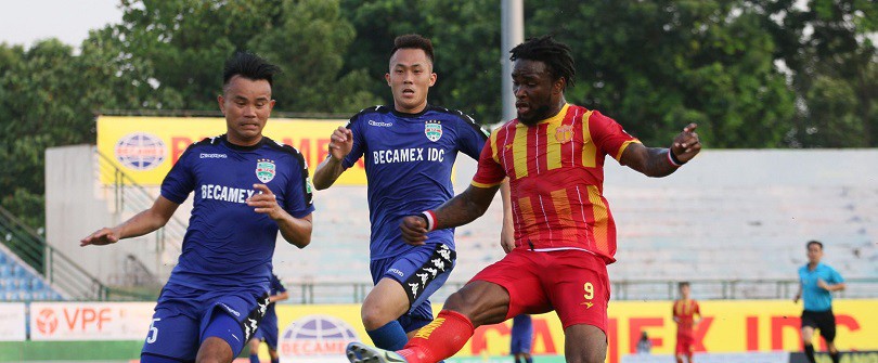 Video kết quả: Sao U20 Việt Nam xé lưới Nam Định, Bình Dương lên ngôi đầu V.League